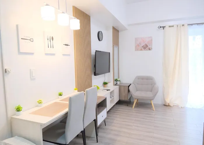 Airport Gem With Pool And Gym Appartement *